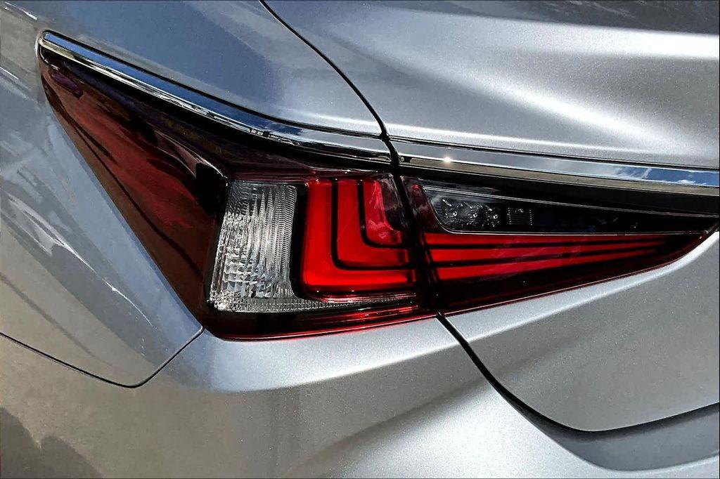 new 2025 Lexus ES 350 car, priced at $49,525