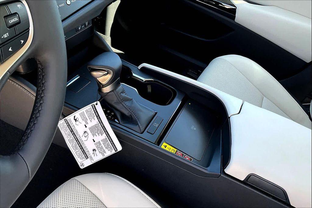 new 2025 Lexus ES 350 car, priced at $49,649