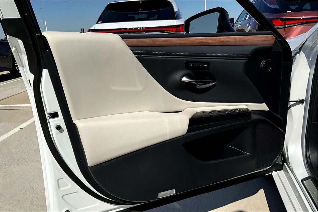 new 2025 Lexus ES 350 car, priced at $49,649