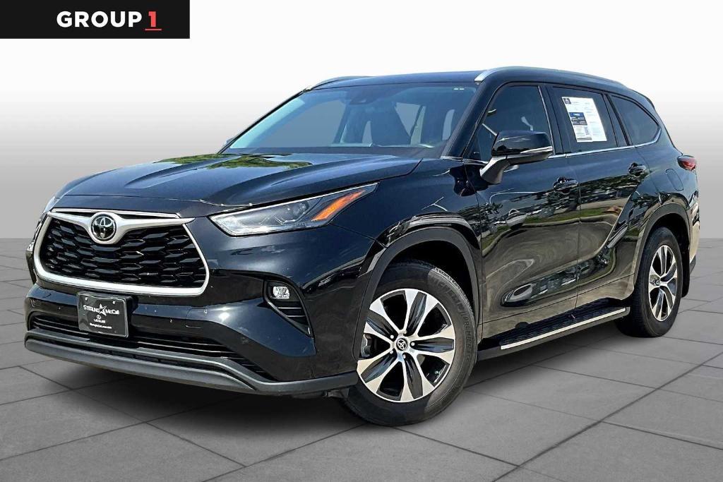 used 2022 Toyota Highlander car, priced at $36,995