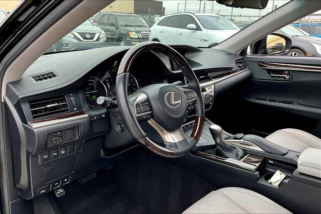 used 2018 Lexus ES 300h car, priced at $21,300