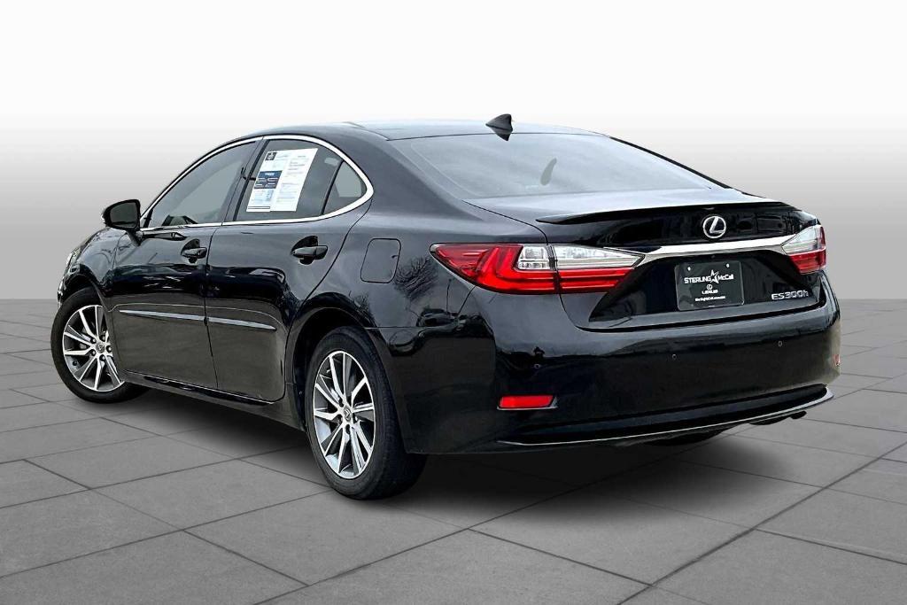 used 2018 Lexus ES 300h car, priced at $21,300