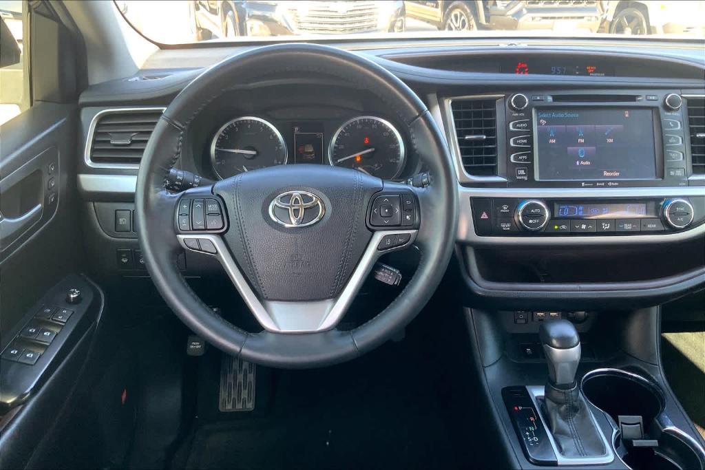 used 2019 Toyota Highlander car, priced at $29,155