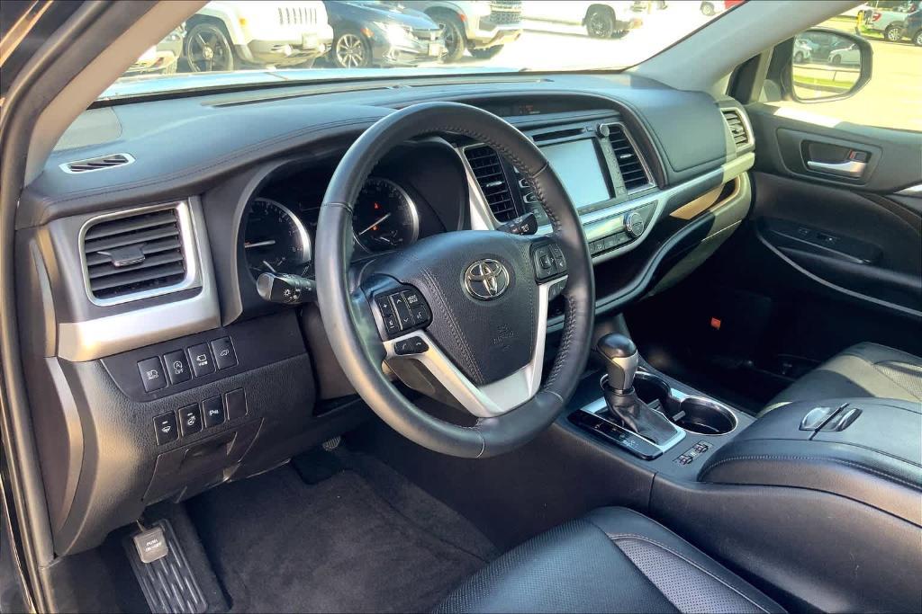 used 2019 Toyota Highlander car, priced at $29,155