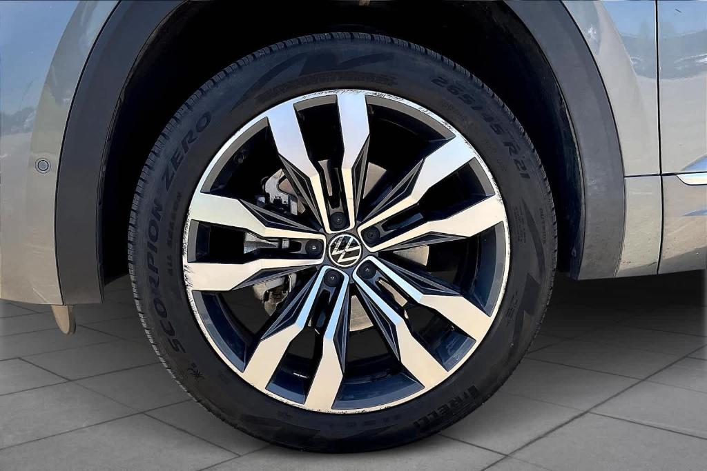 used 2023 Volkswagen Atlas car, priced at $35,995