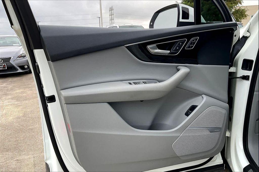 used 2017 Audi Q7 car, priced at $17,995