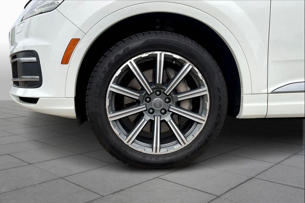 used 2017 Audi Q7 car, priced at $17,995