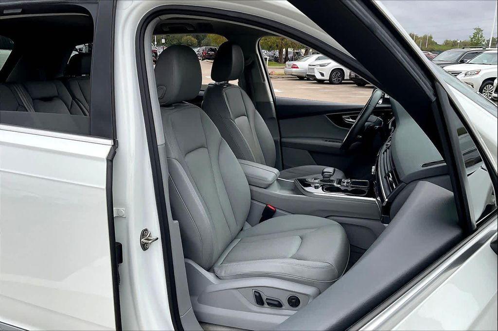 used 2017 Audi Q7 car, priced at $17,995