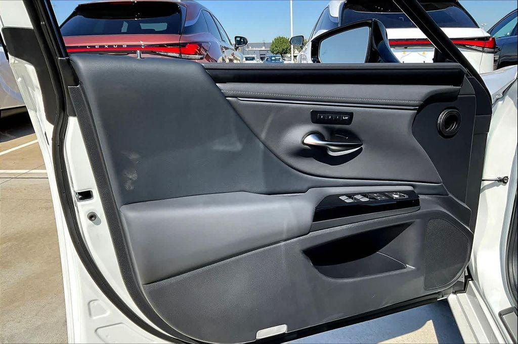 new 2025 Lexus ES 350 car, priced at $49,550