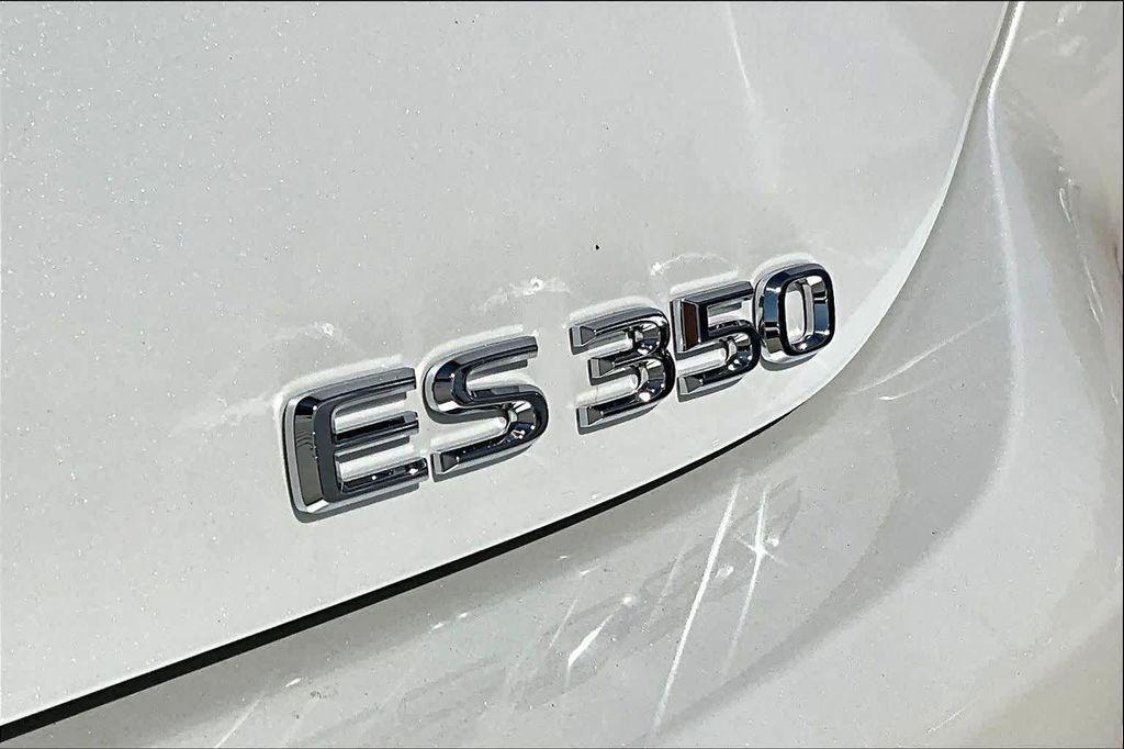 new 2025 Lexus ES 350 car, priced at $49,550