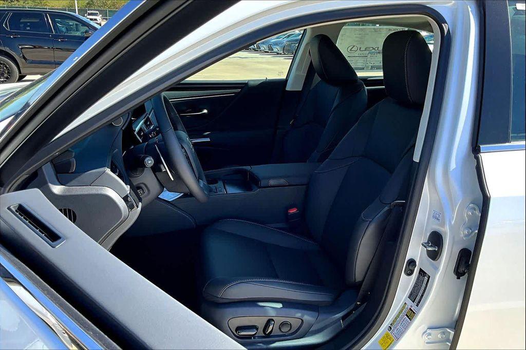 new 2025 Lexus ES 350 car, priced at $49,550