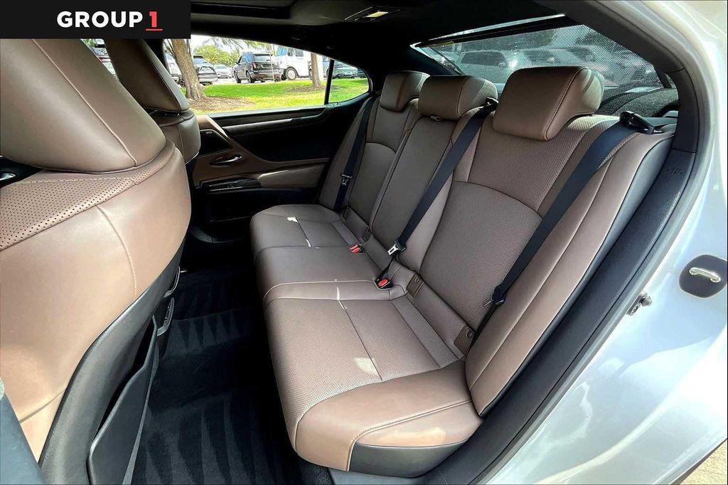 used 2022 Lexus ES 350 car, priced at $37,978