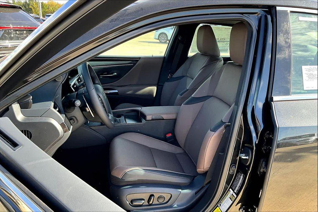 new 2025 Lexus ES 350 car, priced at $49,149
