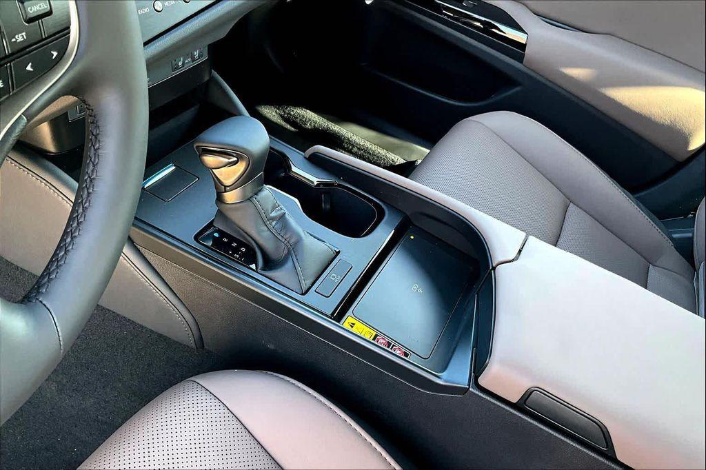 new 2025 Lexus ES 350 car, priced at $49,149