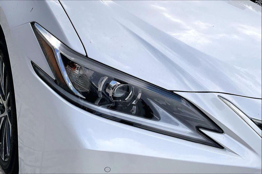 new 2025 Lexus ES 350 car, priced at $49,550