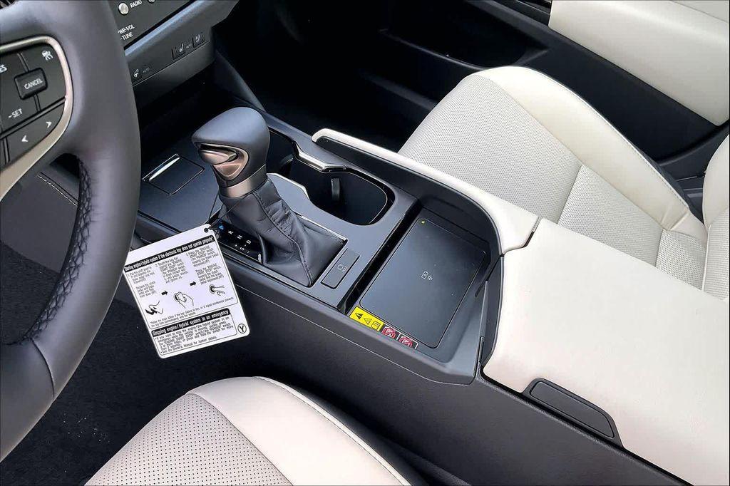 new 2025 Lexus ES 350 car, priced at $49,550