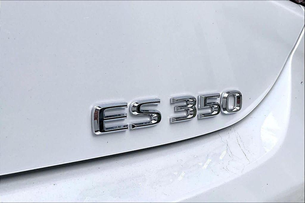 new 2025 Lexus ES 350 car, priced at $49,550