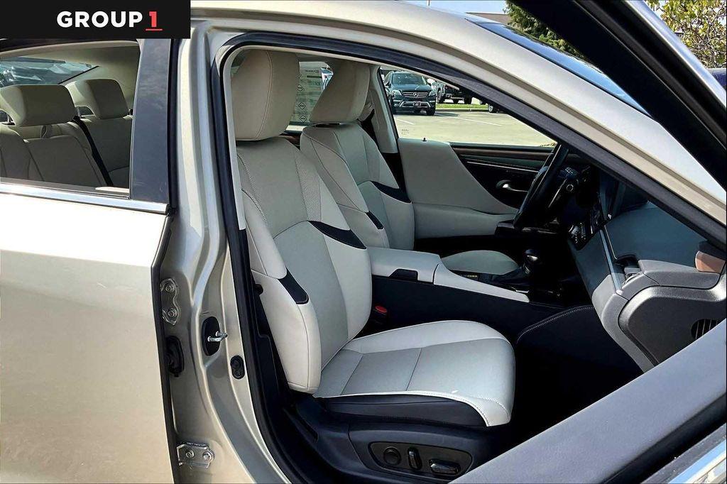 used 2025 Lexus ES 350 car, priced at $41,995