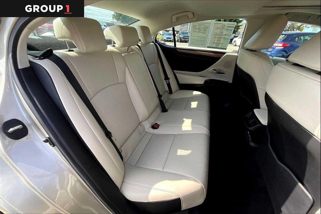 used 2025 Lexus ES 350 car, priced at $41,995