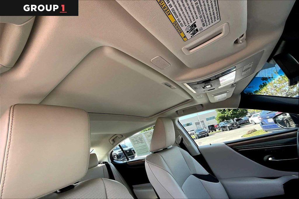 used 2025 Lexus ES 350 car, priced at $41,995