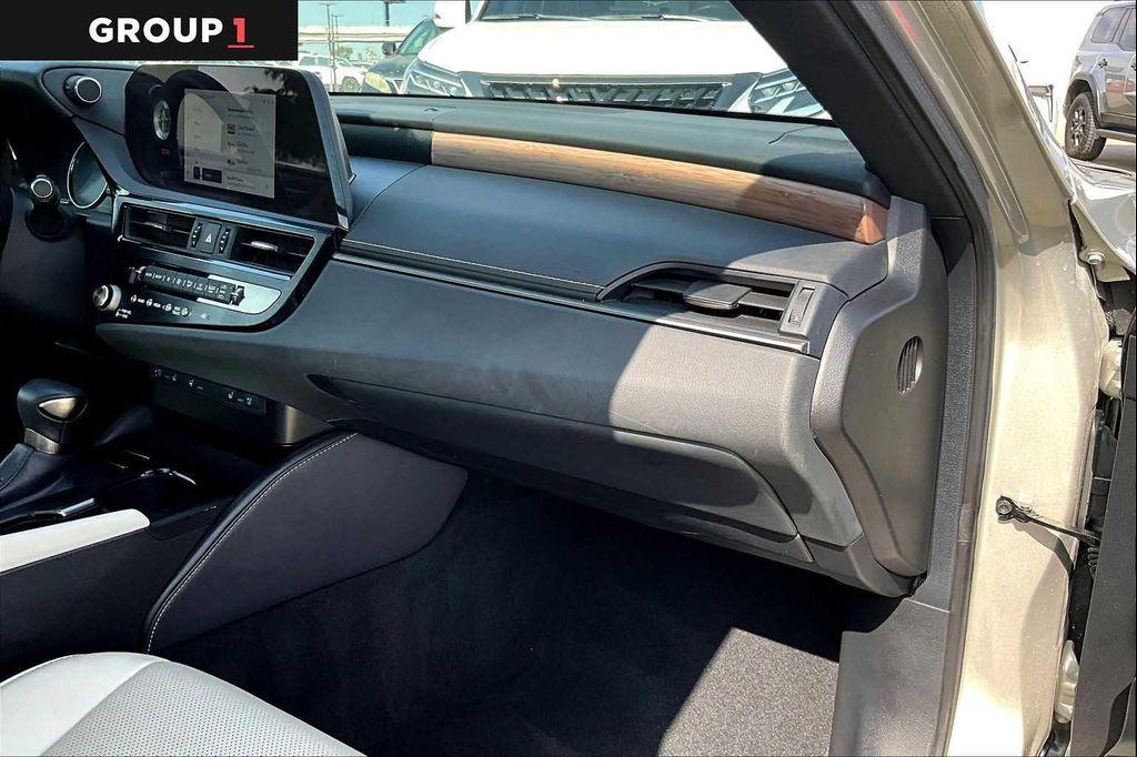 used 2025 Lexus ES 350 car, priced at $41,995