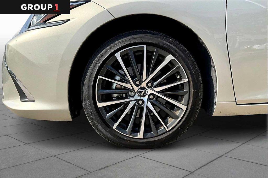 used 2025 Lexus ES 350 car, priced at $41,995