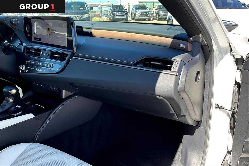 used 2025 Lexus ES 300h car, priced at $47,995