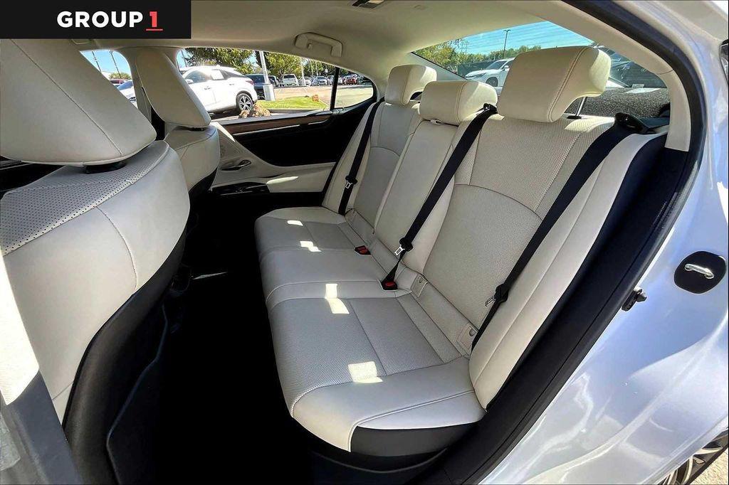 used 2025 Lexus ES 300h car, priced at $47,995