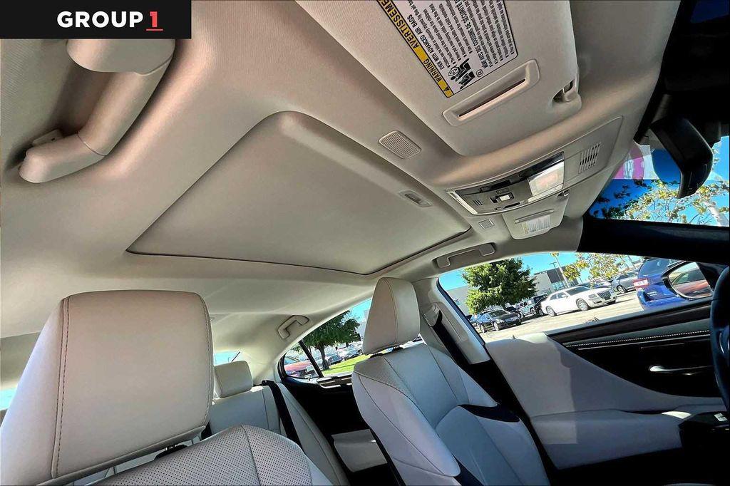 used 2025 Lexus ES 300h car, priced at $47,995