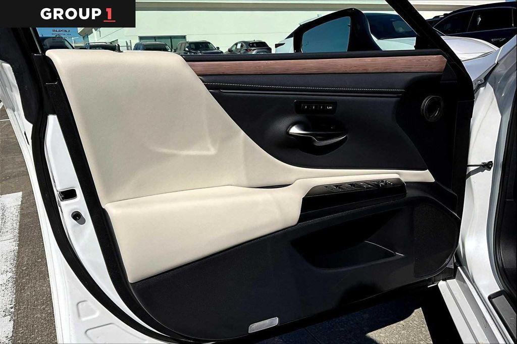 used 2025 Lexus ES 300h car, priced at $47,995