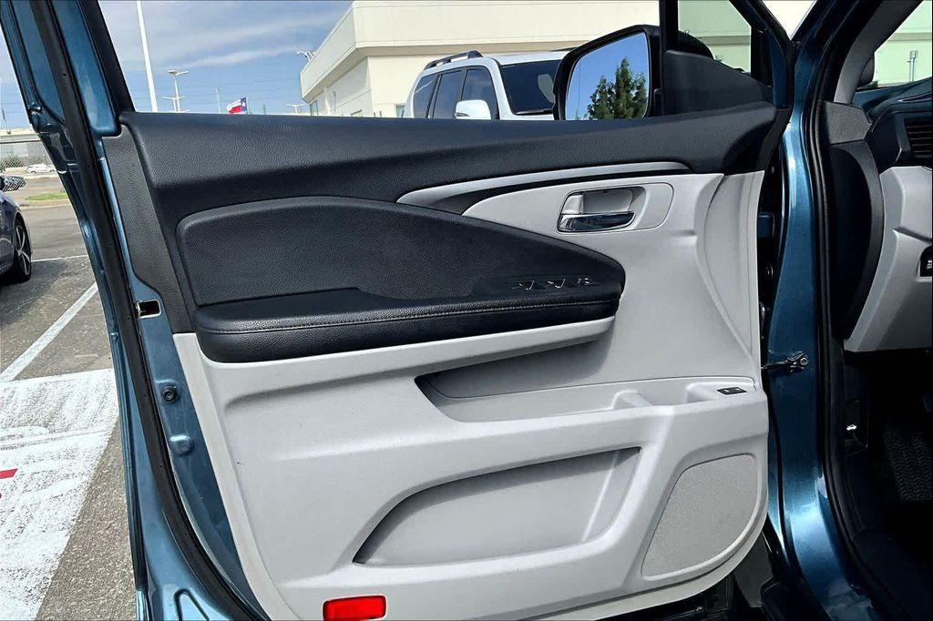 used 2016 Honda Pilot car, priced at $12,995