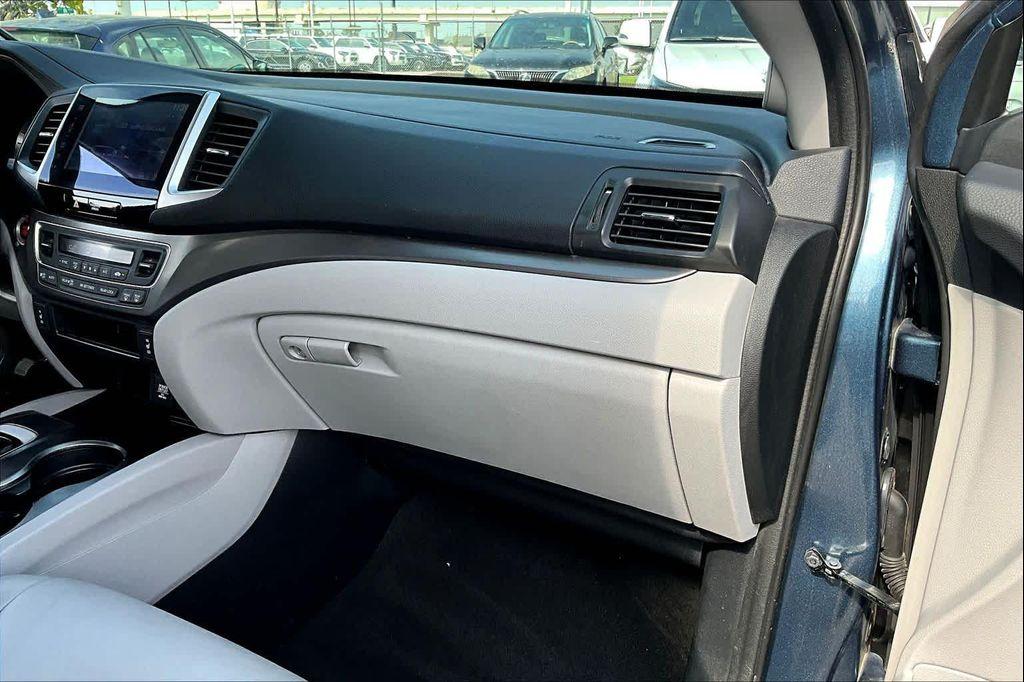 used 2016 Honda Pilot car, priced at $12,995