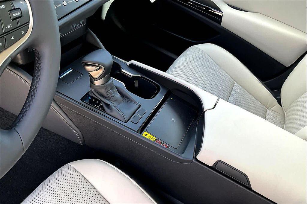 new 2025 Lexus ES 350 car, priced at $49,944