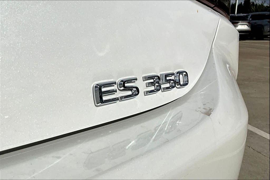 new 2025 Lexus ES 350 car, priced at $49,944