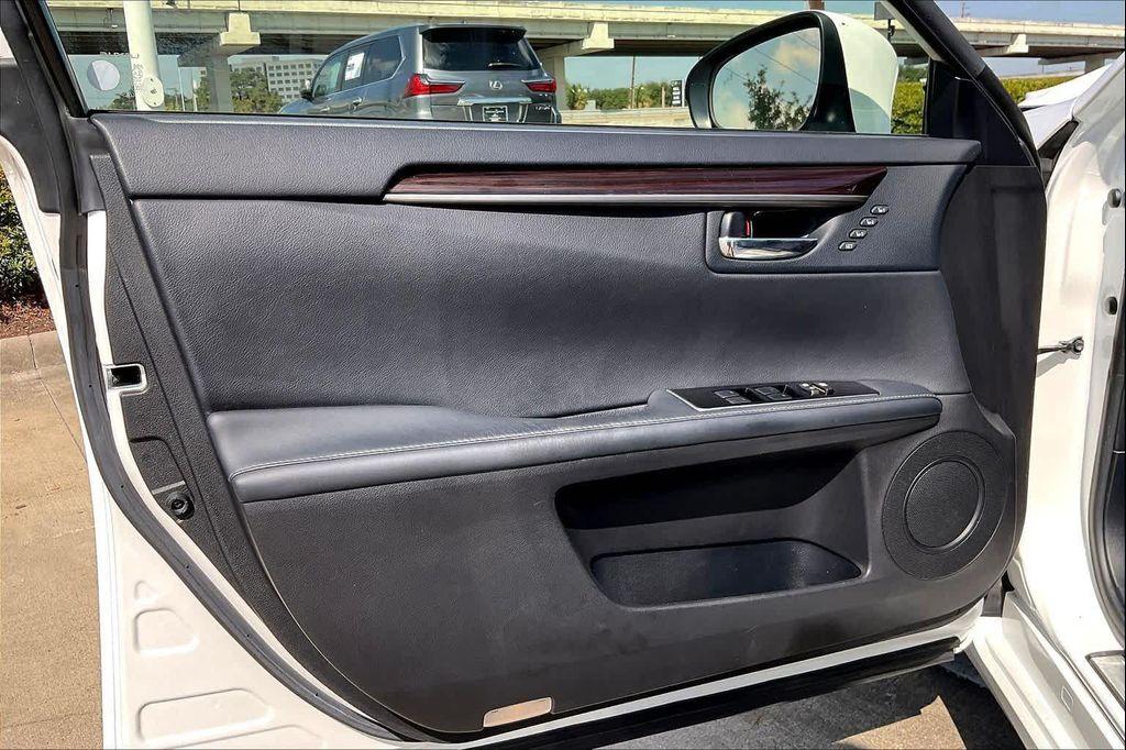 used 2016 Lexus ES 350 car, priced at $21,495