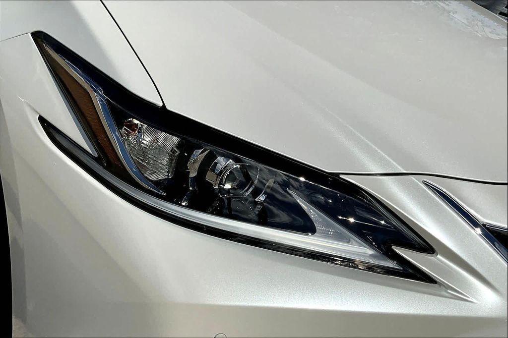 new 2025 Lexus ES 350 car, priced at $49,550