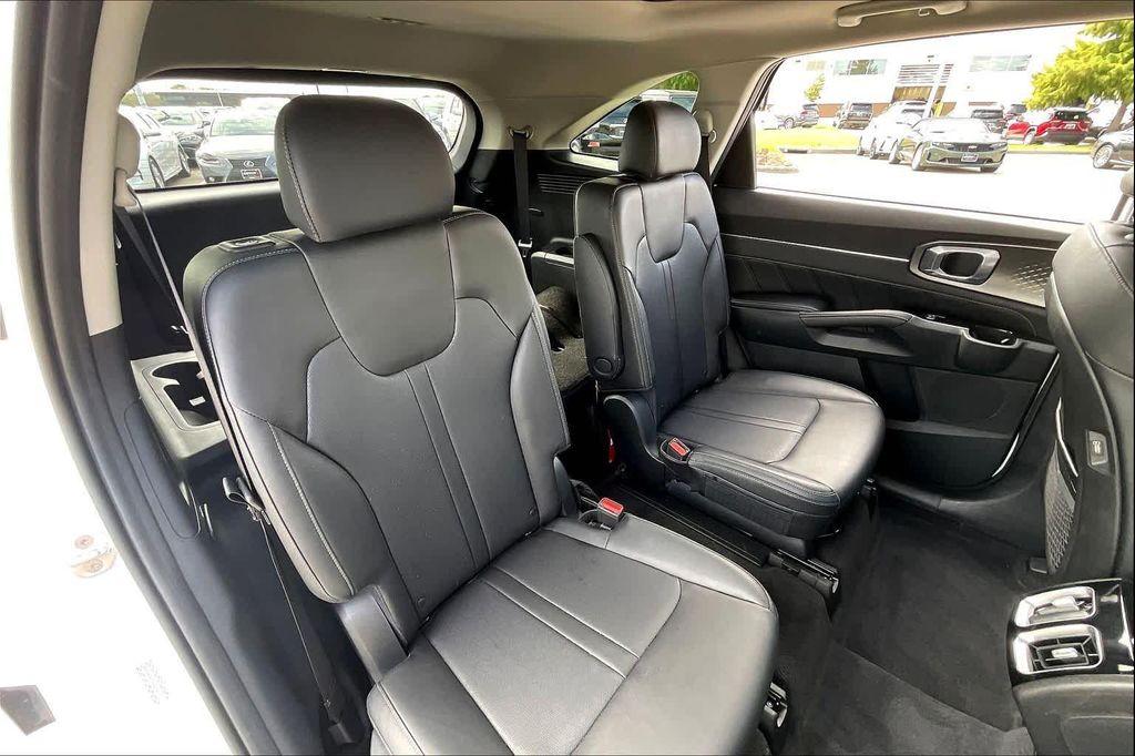 used 2022 Kia Sorento car, priced at $26,995