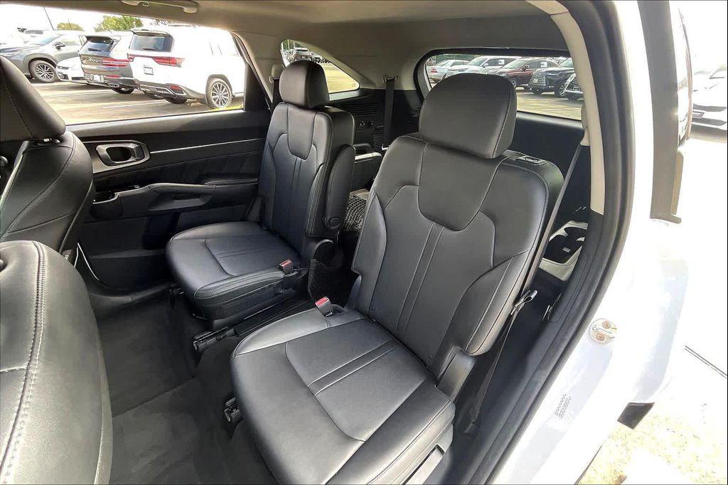 used 2022 Kia Sorento car, priced at $26,995