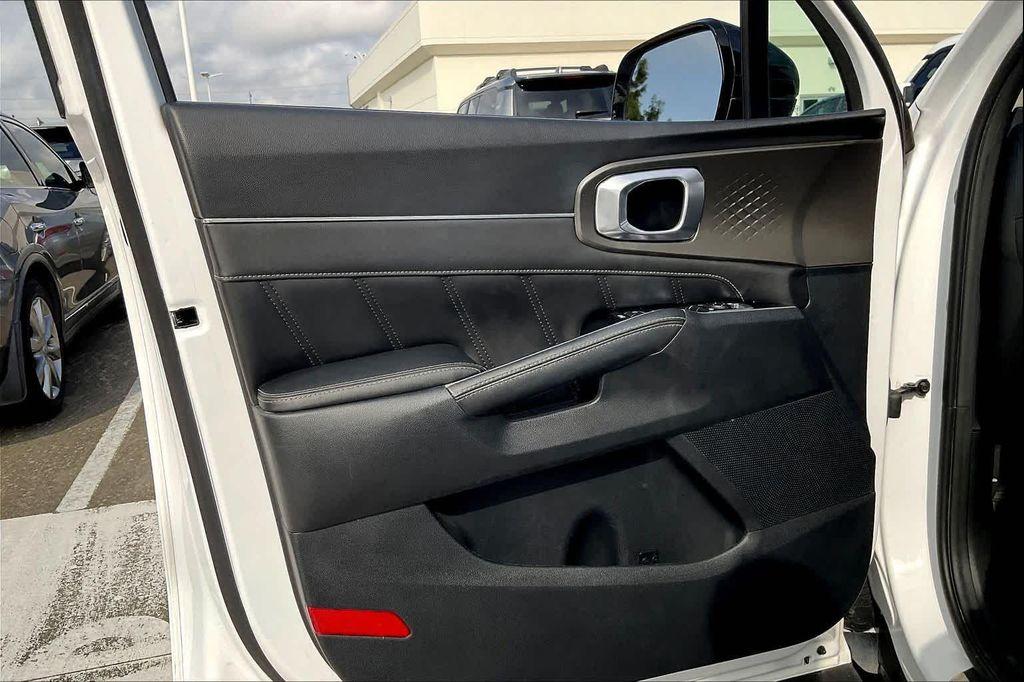 used 2022 Kia Sorento car, priced at $26,995