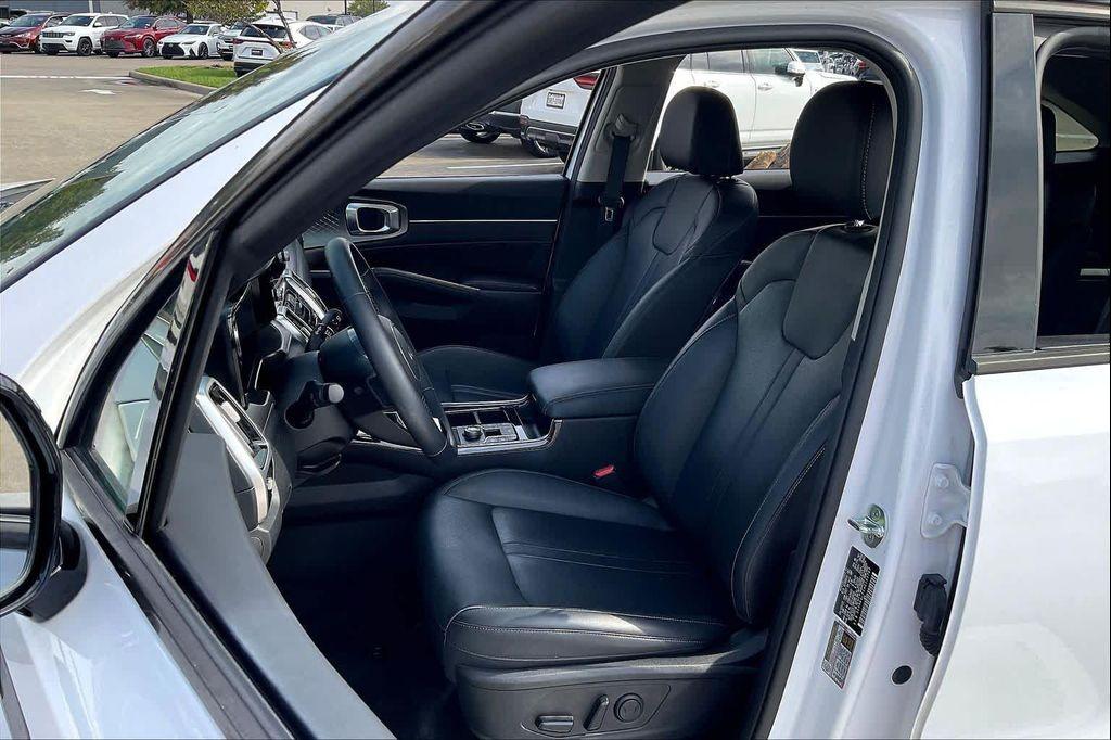 used 2022 Kia Sorento car, priced at $26,995