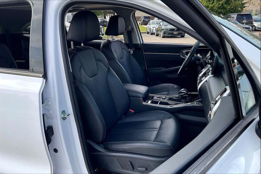 used 2022 Kia Sorento car, priced at $26,995