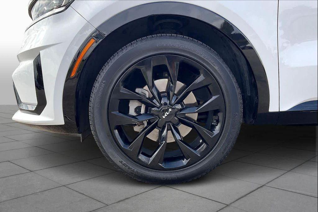 used 2022 Kia Sorento car, priced at $26,995