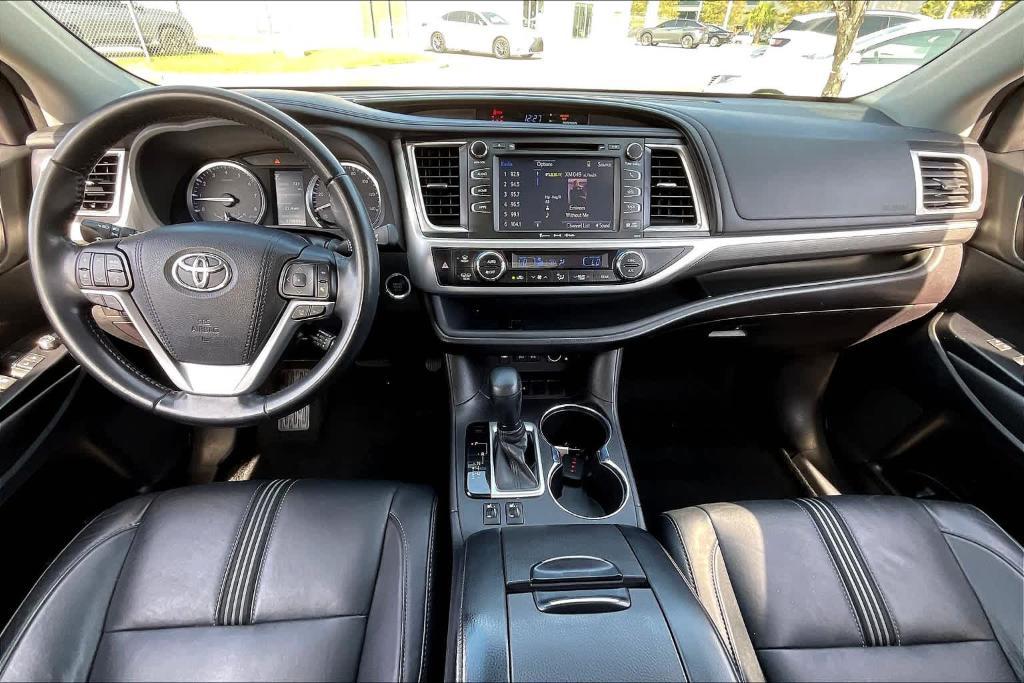 used 2018 Toyota Highlander car, priced at $21,712