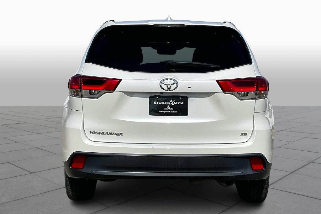 used 2018 Toyota Highlander car, priced at $21,712