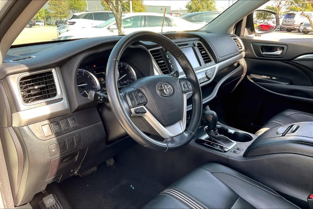 used 2018 Toyota Highlander car, priced at $21,712