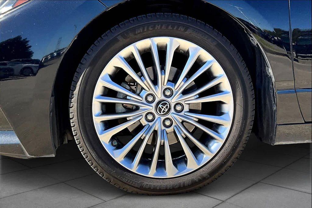 used 2019 Toyota Avalon Hybrid car, priced at $20,495
