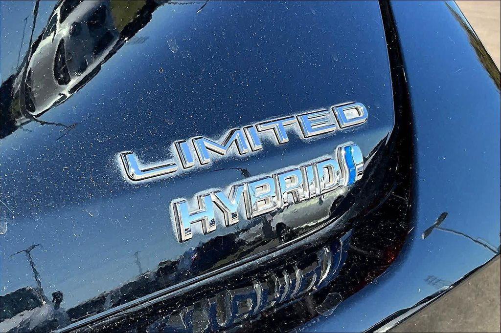 used 2019 Toyota Avalon Hybrid car, priced at $20,495