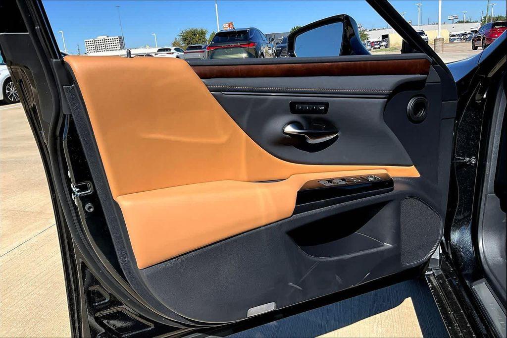 new 2025 Lexus ES 350 car, priced at $49,195