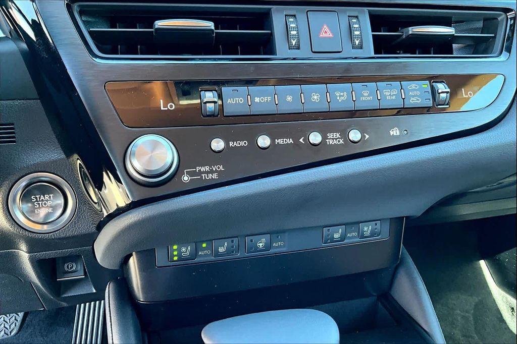 new 2025 Lexus ES 350 car, priced at $49,195