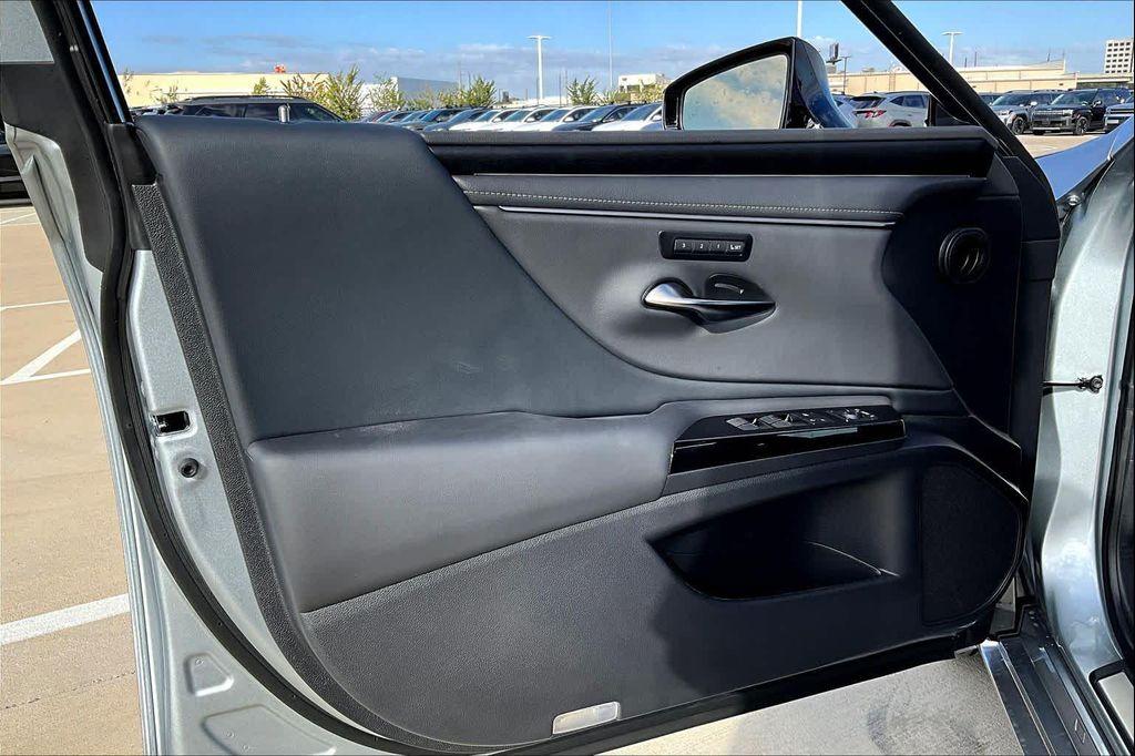 new 2025 Lexus ES 350 car, priced at $49,649